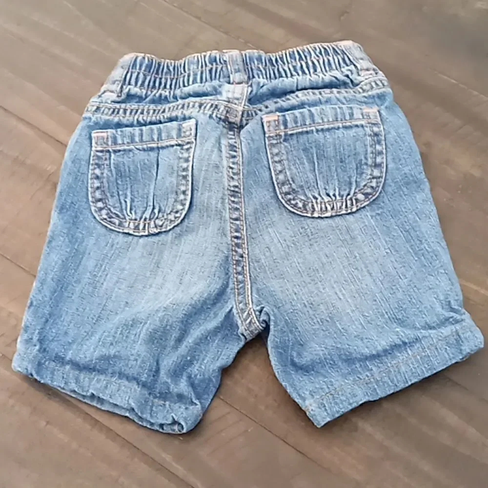 Old Navy Little girls shorts size 18 to 24 months